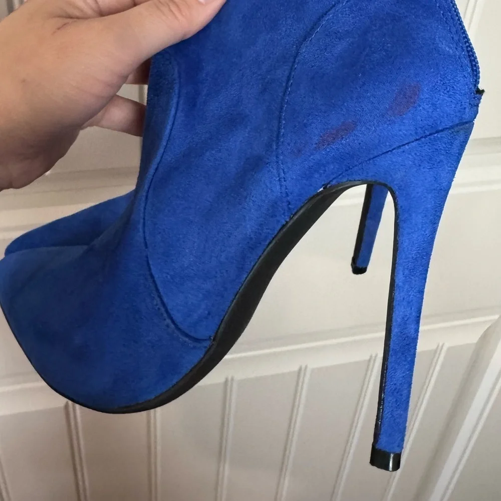 SHOEDAZZLE 🦋 Thigh-High, Vibrant Royal Blue Women's Stiletto Boots (Women’s 7)